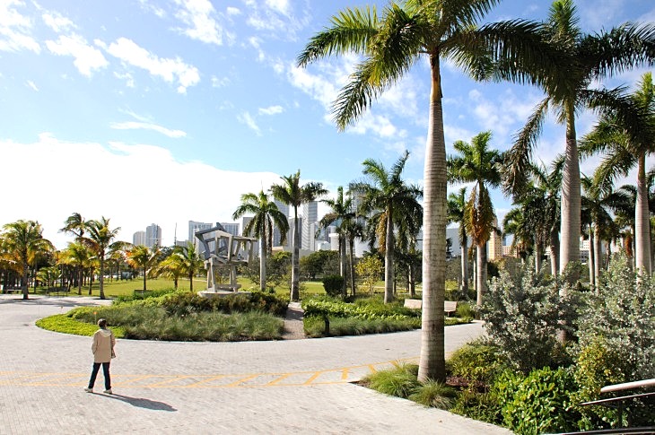 2016-2-8miamiartshow 018_01.JPG